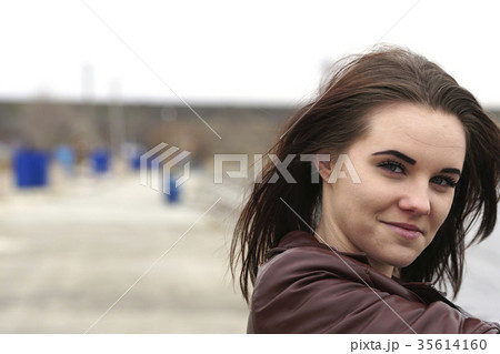 Portrait of a young beautiful girl Portrait of a young beautiful girl 35614160