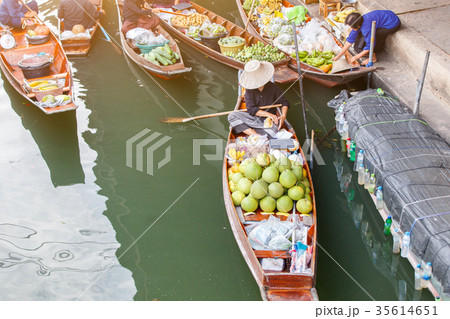 Damnoen Saduak floating market in Ratchaburi  35614651