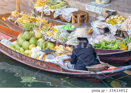 Damnoen Saduak floating market in Ratchaburi  35614652
