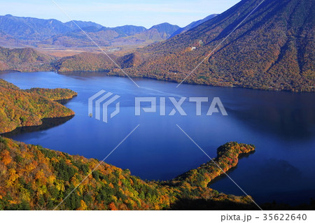 10月　日光42八丁出島と中禅寺湖の紅葉 35622640