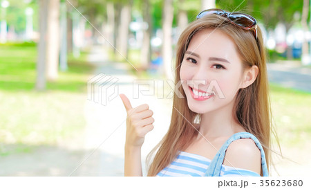 beauty woman student 35623680