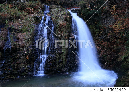 銀山温泉　白銀の滝 35625469
