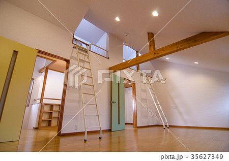 ロフトのある子供部屋 35627349