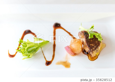 Foie gras, grilled 35628512