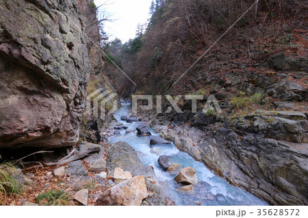 日光市 川俣 湯沢のv字谷の写真素材 35628572 Pixta