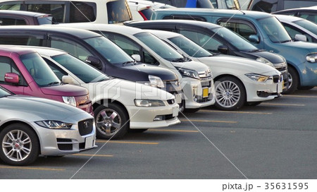 広い駐車場 35631595