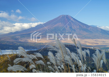 晩秋の富士山 35634015