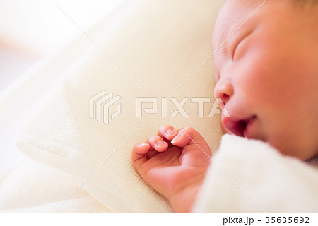 新生児 生後0ヶ月 新生児 生後0ヶ月 35635692