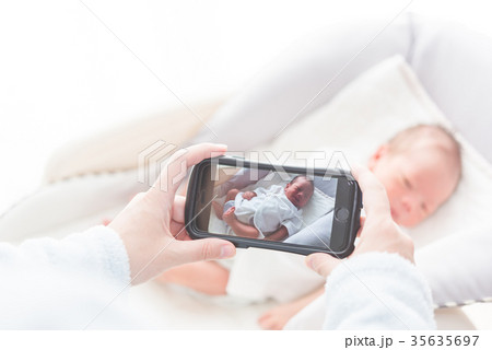 新生児　生後0ヶ月 35635697