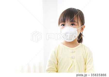 マスクをする子ども 35635866