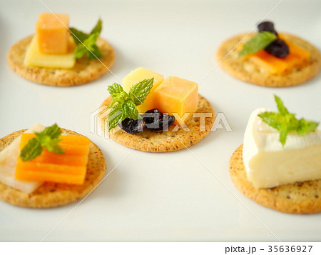 バラエティチーズのカナッペ バラエティチーズのカナッペ 35636927