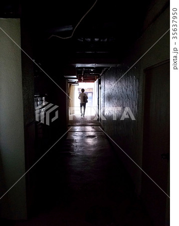 アパート　マンション　廊下　 35637950
