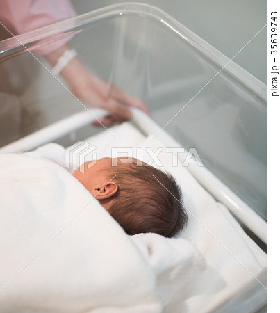 新生児 生後0ヶ月 新生児 生後0ヶ月 35639743