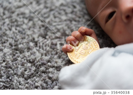 新生児　生後0ヶ月 35640038