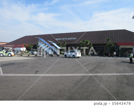 アジスチプト国際空港 35643479