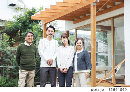 家族 二世帯 家 ポートレート 家族 二世帯 家 ポートレート 35644840
