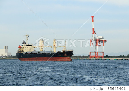 バラ積み船(大阪港) 35645401
