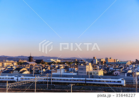 京都　東寺と在来線特急 （JR西日本） 35646227