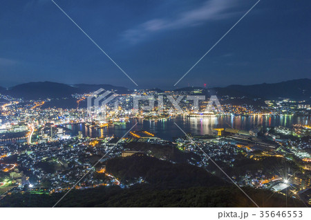 稲佐山からの長崎の夜景 稲佐山からの長崎の夜景 35646553