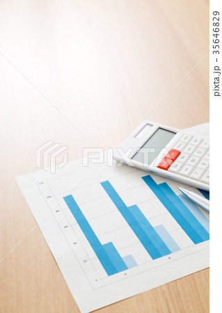 グラフ 35646829