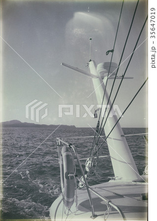 in the clear empty sky the catamaran radar 35647019