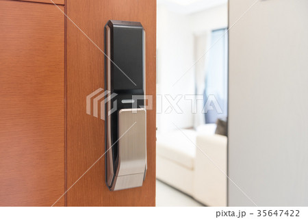 digtal door lock on wooden door 35647422