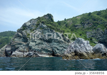 沼島　奇岩 35648956