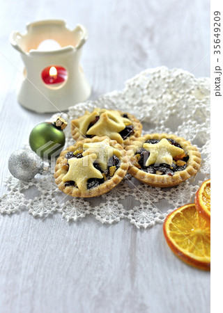 イギリスのクリスマス菓子「ミンスパイ」 イギリスのクリスマス菓子「ミンスパイ」 35649209