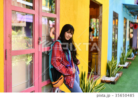 Beautiful girls are traveling abroad with fun. Beautiful girls are traveling abroad with fun. 35650485