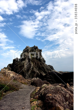 室戸岬の遊歩道から見たビシャゴ岩 35654698