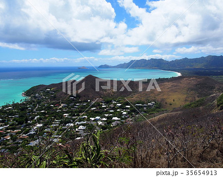 カイヴァリッジ・トレイルから見えるワイマナロ・ビーチ 35654913