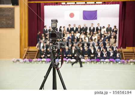 記念写真　入学式　卒業式　体育館 35656194