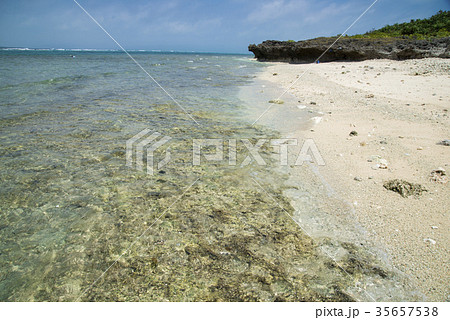 黒島 (沖縄県竹富町)の風景 黒島 (沖縄県竹富町)の風景 35657538