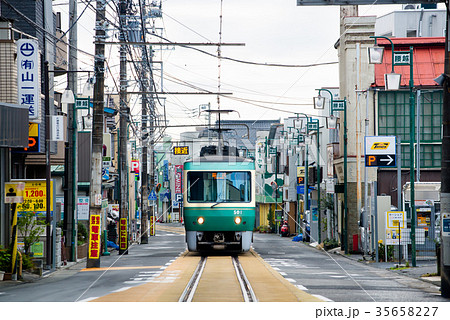 江ノ電 腰越の路面区間 35658227