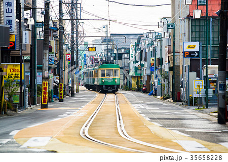 江ノ電 腰越の路面区間 35658228
