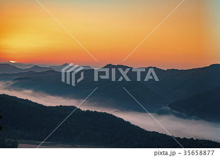 太陽 空 山 35658877