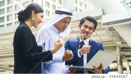 business people man and woman talk and present 35659567
