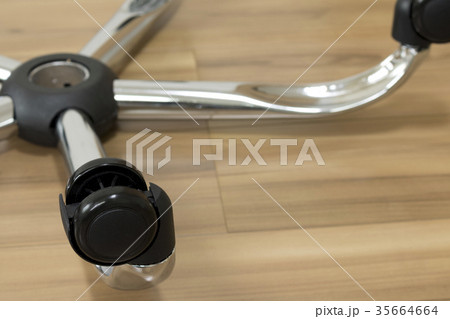 オフィスチェアの部品　キャスター 35664664