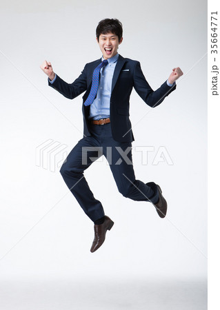 ビジネスマン 男 男性 35664771