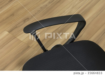 オフィスチェアの組立 35664833