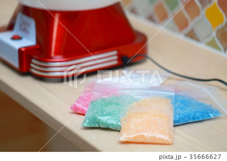 わたあめ おやつ お菓子 わたがし 綿飴機 食べ物 コットンキャンディー カラフル スイーツ の写真素材