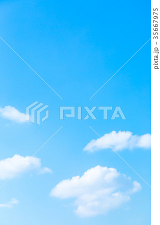 雲 積雲 青い空 白い雲 秋の空 冬の空 背景用素材 クラウド 青空 合成用背景 雲 積雲 青い空 白い雲 秋の空 冬の空 背景用素材 クラウド 青空 合成用背景 35667975