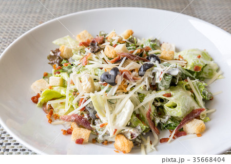 Caesar salad Caesar salad 35668404