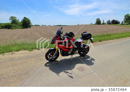 Tri-State Marker オハイオとインディアナとミシガンの州境界点 Tri-State Marker オハイオとインディアナとミシガンの州境界点 35672464