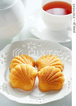 マドレーヌとアールグレイ マドレーヌとアールグレイ 35674545