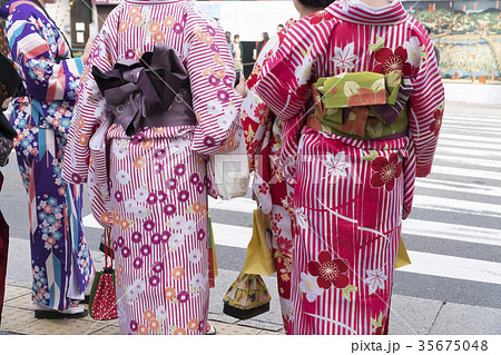 京都イメージ 着物の人々 顔なし ボディーパーツの写真素材