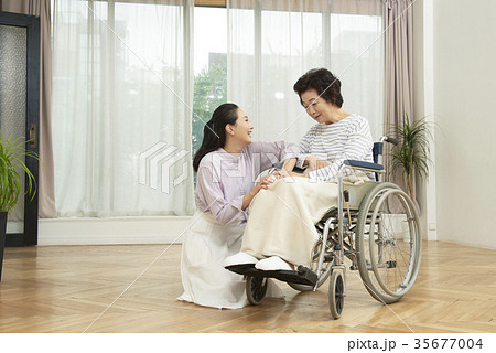 建築 東洋人 保護者 35677004