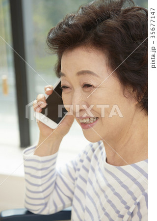60代 感情 デジタル技術 35677147