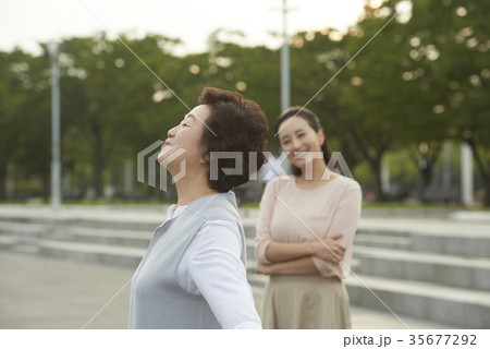 感情 公園 東洋人 35677292