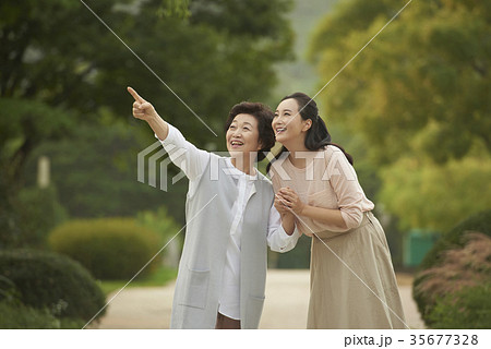 感情 高齢者 老人 35677328